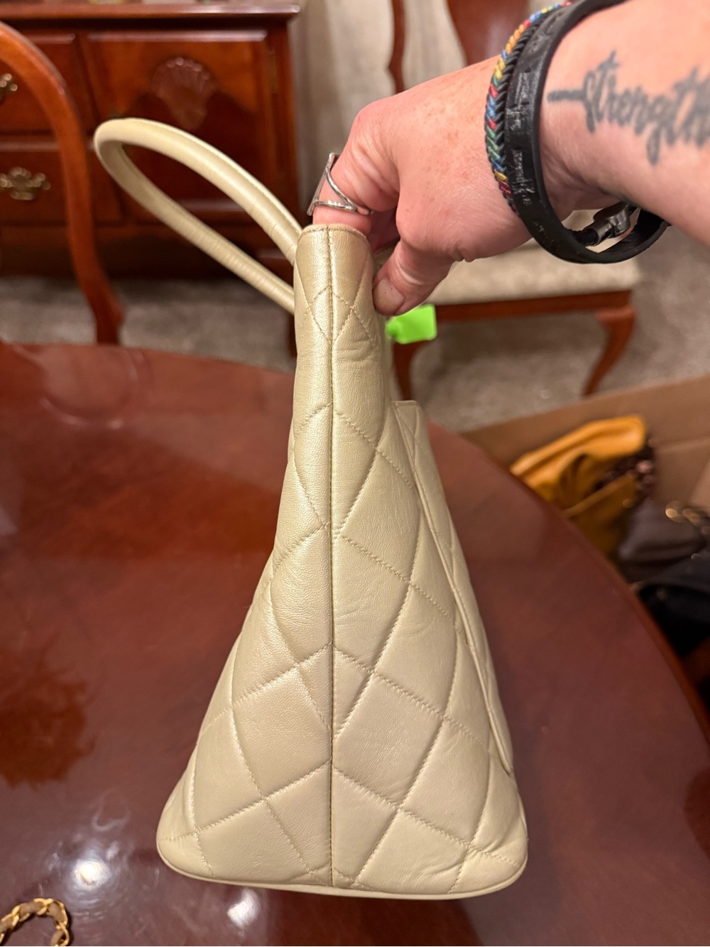 🔥 Chanel Vintage Beige Lambskin Medallion Tote Bag - Picture 6 of 13